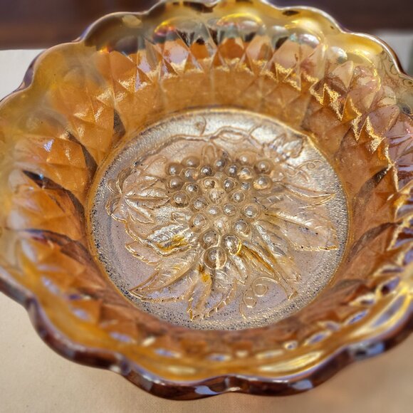 Vintage Imperial Glass Marigold Carnival Glass Bowl Embossed Grapevine Pattern - Picture 2 of 6